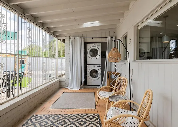 Kids Playground, Pet-friendly, Office, 5beds! Holiday home *